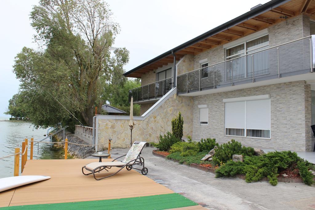 Parton Villa Apartments Fonyód Zimmer foto